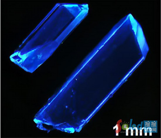 科學(xué)家正在研發(fā)能發(fā)出深藍(lán)光的混合碘化銅晶體。 圖片來(lái)源:羅格斯大學(xué)